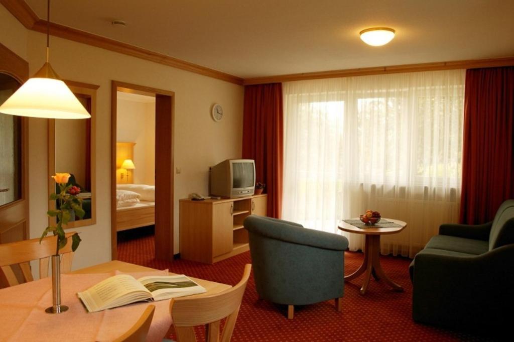 Landgasthof Loewen Neubulach Room photo