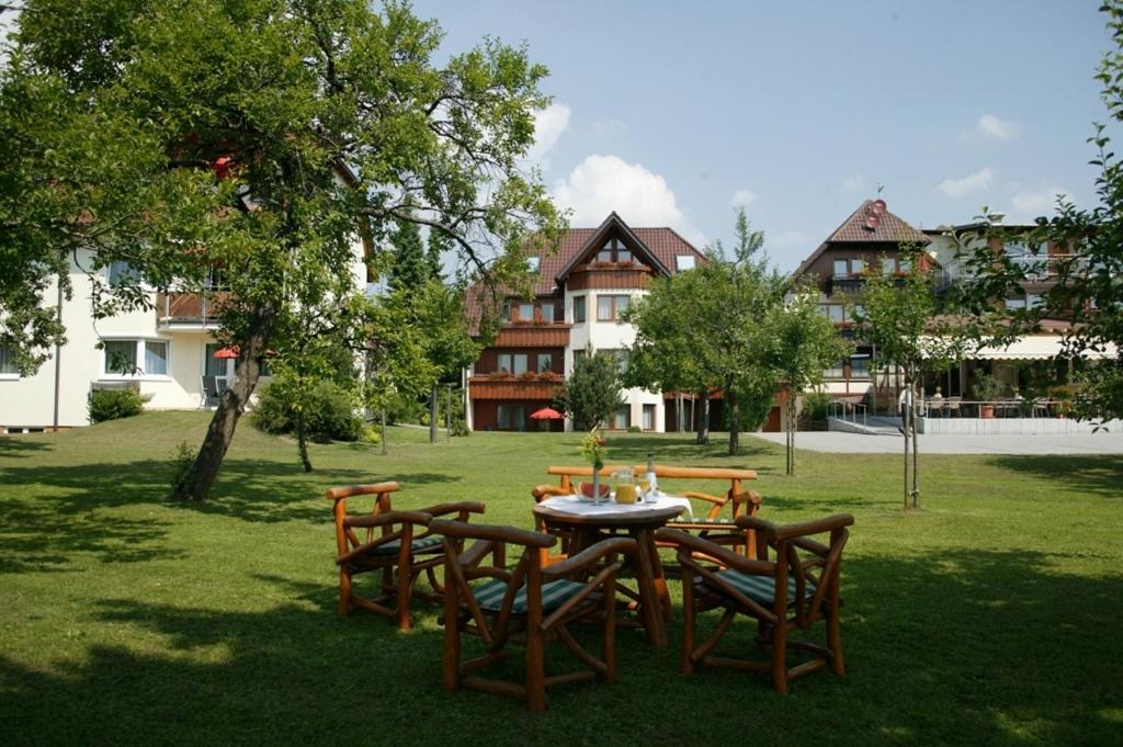 Landgasthof Loewen Neubulach Exterior photo